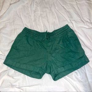Womens old navy green linen shorts. Size medium. Never worn.